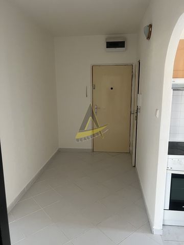 Pronájem bytu 3+1 70 m² - Фото 5