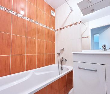Location Appartement 2 pièces 46m² SEVRIER 74320 - Photo 5