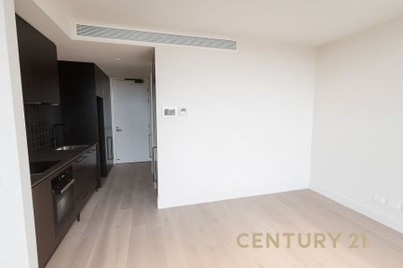 Stylish City Living with Stunning Views - Photo 2