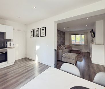 The Bungalows, The Warren, Stanford Le Hope, SS17 - Photo 2