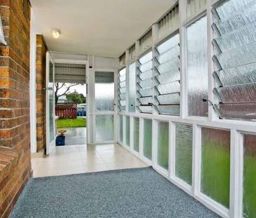 Fantastic Sunny TWO Double Bedroom Bick and Tile - Photo 3