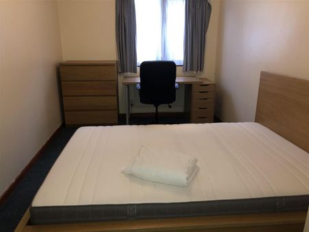 House - Detached For Rent St Michaels Avenue, Pontypridd - Photo 3