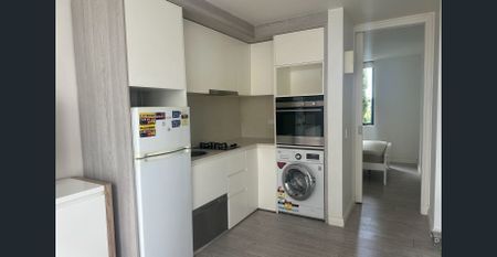 South Yarra's modern retreat - Photo 3