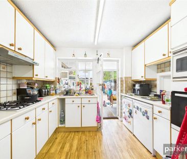 3 bedroom end of terrace house to rent - Photo 6