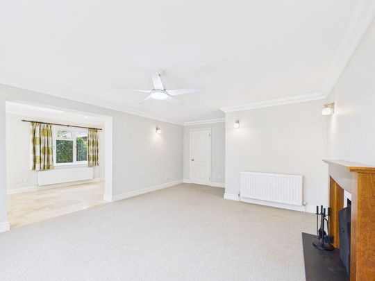 5 bedroom detached house to rent - Photo 1