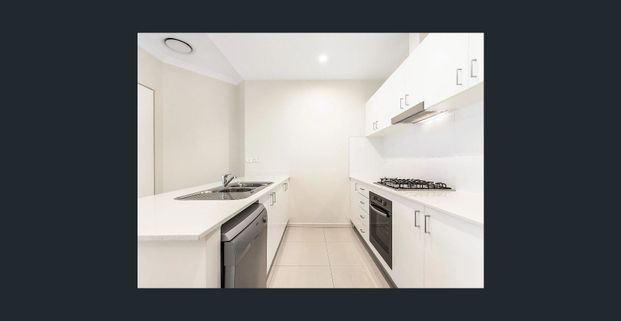 Oversized 1-Bedroom Apartment in Prime Westmead Location - Photo 1