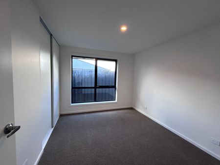 Live in the heart of Deloraine! - Photo 2