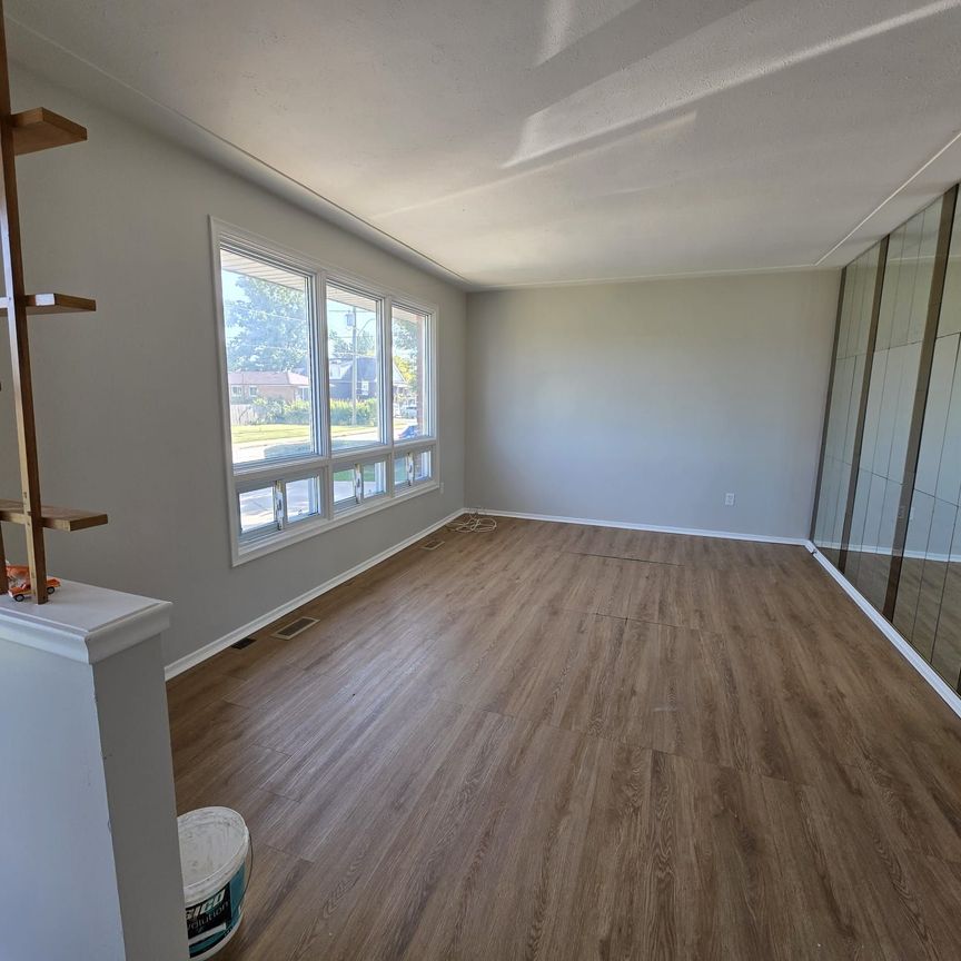 For Lease - 264 Vansitmart Avenue, Hamilton, Ontario - Photo 1