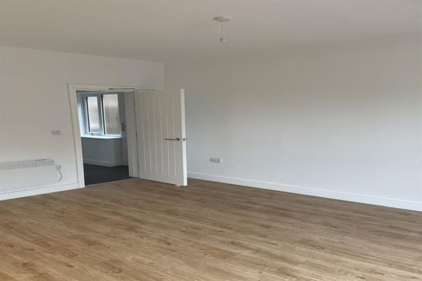 1 Bedroom Apartment Available Arranging tenancy - Photo 1