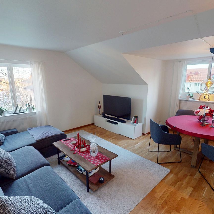 Slättbergsvägen, Trollhättan - Photo 1