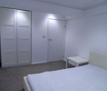 Eightlands Road, Dewsbury, WF13 - Photo 2