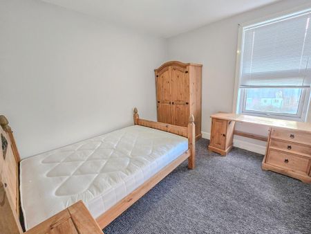 5 bedroom terraced house to rent - Photo 5