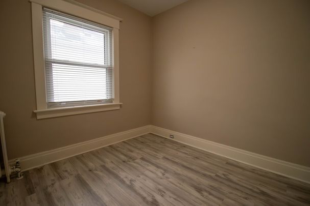 **SPACIOUS 3 BEDROOM MAIN UNIT IN ST. CATHARINES** - Photo 1