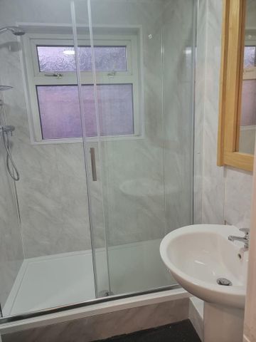 3 bedroom apartment to rent - Photo 4