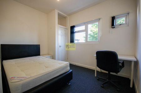 5 bedroom terraced house to rent - Photo 4