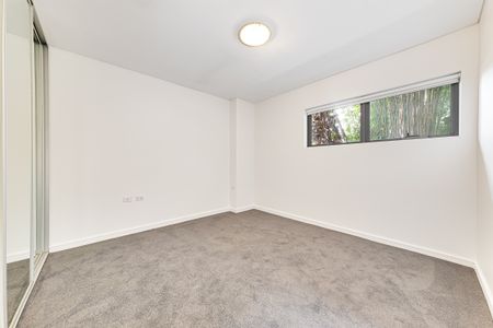 Updated one Bedroom Apartment with Parking - Photo 2