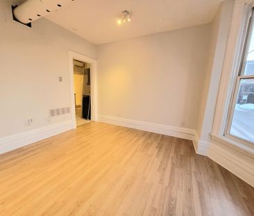 For Lease - 139 1/2 John Street Unit# 4, Hamilton, Ontario - Photo 2