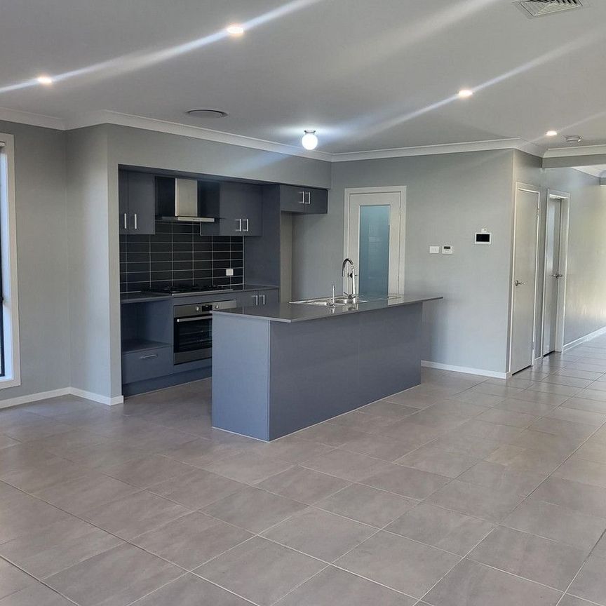 Oran Park - Photo 1