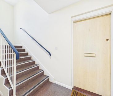 2 bedroom flat to rent - Photo 6