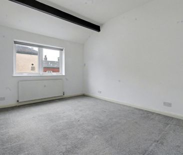 3 bedroom end of terrace house to rent - Photo 4