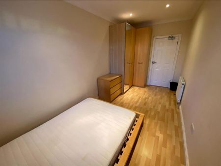 1 bedroom in a house share to rent - Photo 3
