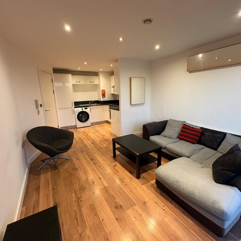 1 bedroom flat to rent - Photo 1