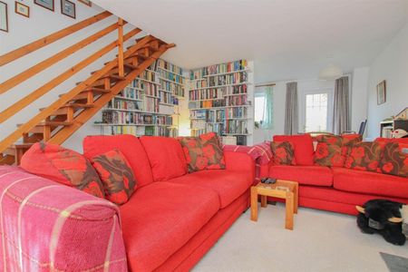 3 bedroom House To Let - Photo 3