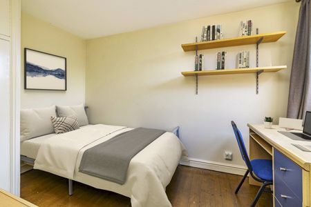 6 Bed Semi-Detached House, Cycle Road, NG7 - Photo 5