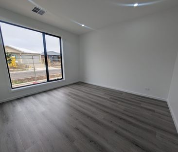 Brand New + 2 Master Ensuites - Photo 4