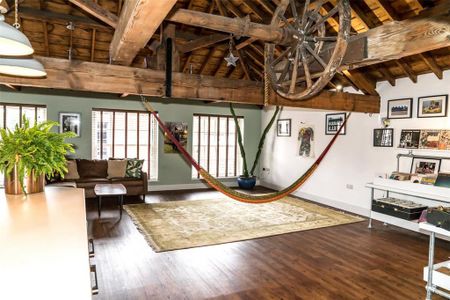 3 bedroom penthouse to rent - Photo 2