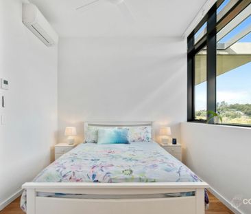 ONE BEDROOM PLUS MULTI PURPOSE ROOM & POOL - HEART OF KIRRA - Photo 4