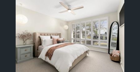 Renovated Family Residence with Exceptional Space & Comfort - Photo 4