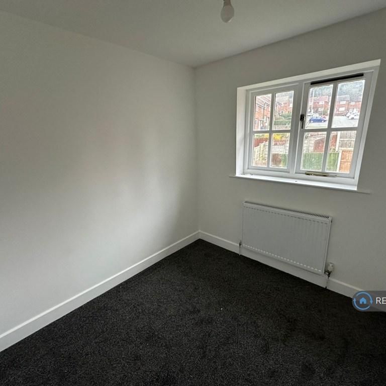 2 bedroom end of terrace house to rent - Photo 1