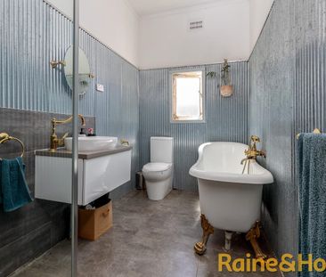 Popular South Location - Photo 6