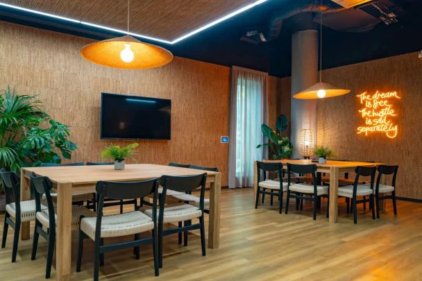 Platinum Studio - Photo 1