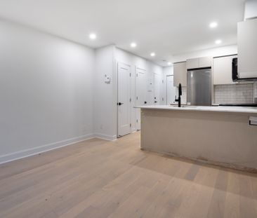 Newly Renovated 2 ½ In Rosemont - Photo 1