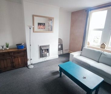 1 Bed Flat, Harehills Avenue, LS8 - Photo 2