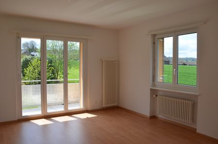 "grosszügige 3.5-Zimmer-Wohnung an ruhiger Lage mit 2 Balkone" - Foto 3