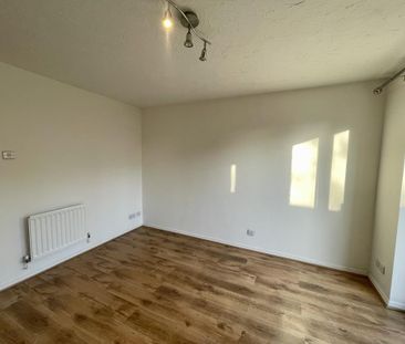 2 bedroom semi-detached house to rent - Photo 2