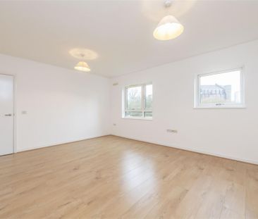 2 bed Apartment To Let - Photo 5