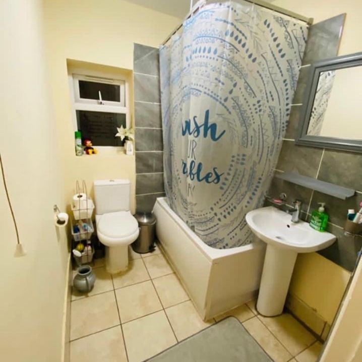 Room in a Shared House, Somerby Road, IG11 - Photo 1