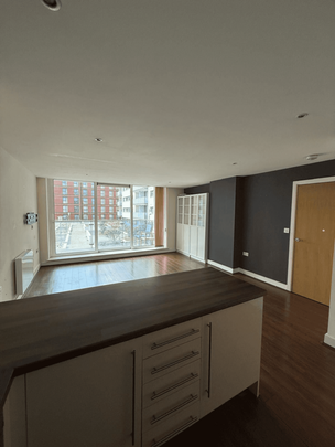 2 bedroom apartment to rent - Photo 1