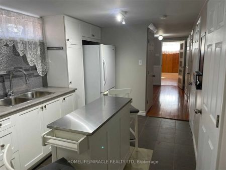 33 Gordon Drive - Photo 3