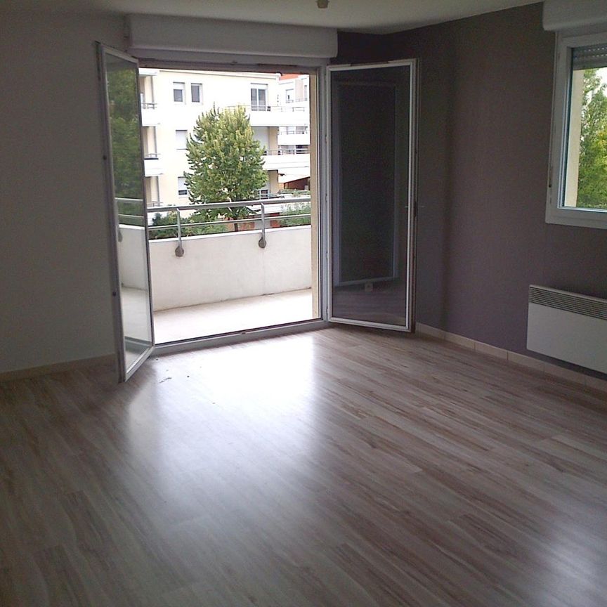 location Appartement T3 DE 64.4m² À MARSEILLE - Photo 2