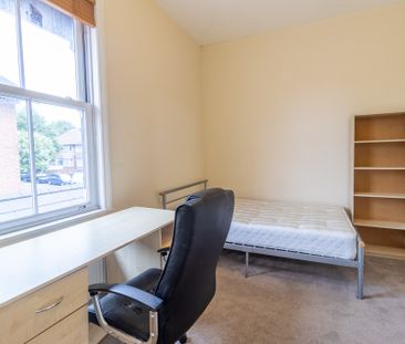 14 Bed Student Accommodation - Photo 3