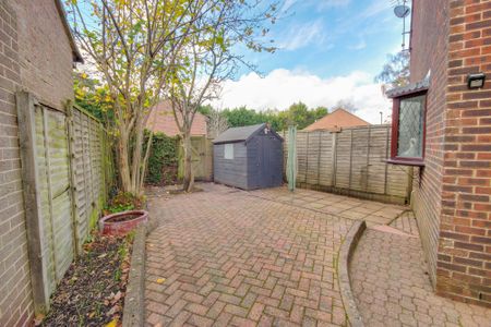 Windmill Platt, Handcross, RH17 - Photo 3