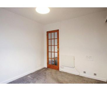 72, Comet Drive, Shrewsbury - Photo 2