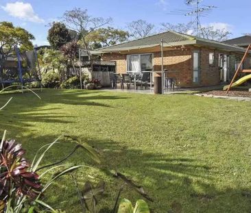 Cozy warm house with gorgeous garden - Photo 4