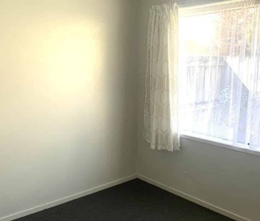 Minutes Walk to University - Photo 3