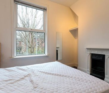 4 bedroom terraced house to rent - Photo 4